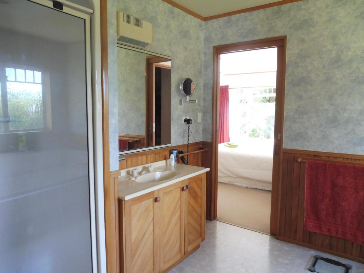 Апартаменты Hideaway Off Heta Нью-Плимут Экстерьер фото